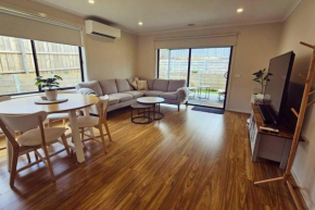 Getaway on Amaroo Way